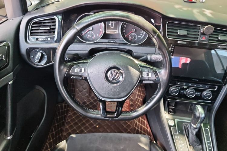 Used Volkswagen Golf 2014 1.4TSI Automatic Flagship Model Steering Wheel