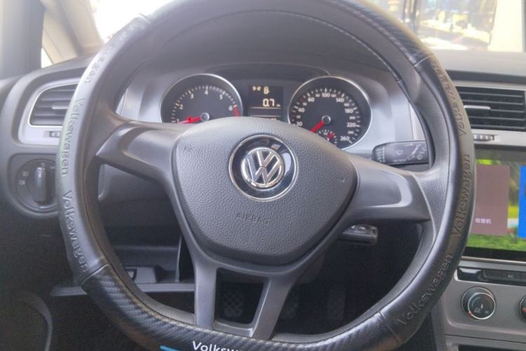 Used Volkswagen Golf 2014 1.6L Manual Fashion Edition Steering Wheel