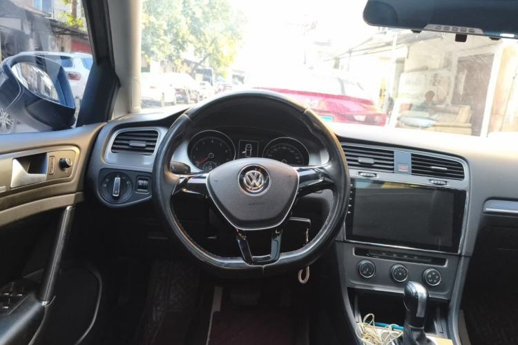 Used Volkswagen Golf 2014 1.6L Automatic Comfort Model Steering Wheel
