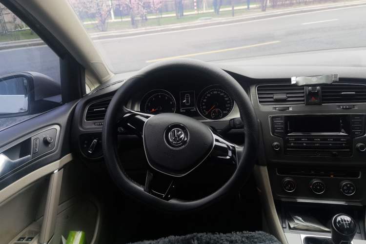 Used Volkswagen Golf 2014 1.4 TSI Manual Comfort Model Steering Wheel