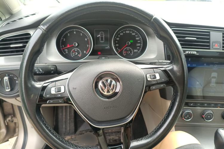 Used Volkswagen Golf 2014 1.4TSI Automatic Luxury Model Steering Wheel