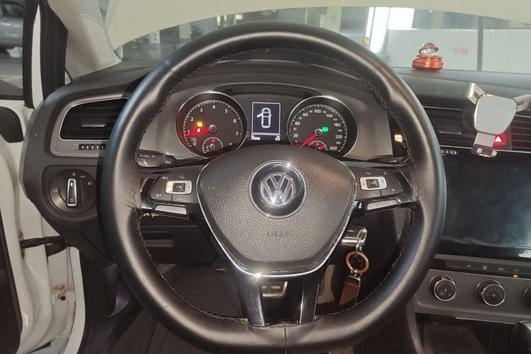 Used Volkswagen Golf 2014 1.4TSI Automatic Comfort Model Steering Wheel