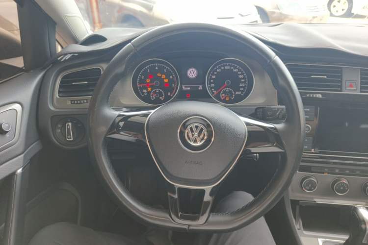 Used Volkswagen Golf 2014 1.4TSI Automatic Comfort Model Steering Wheel