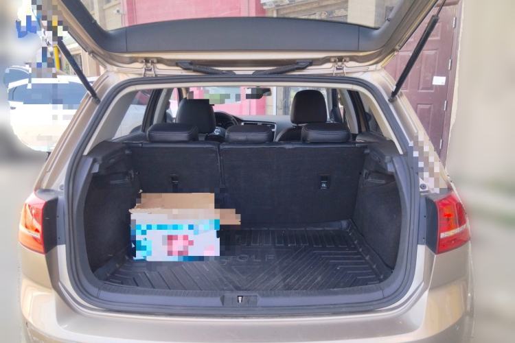 Used Volkswagen Golf 2014 1.6L Manual Fashion Edition Trunk