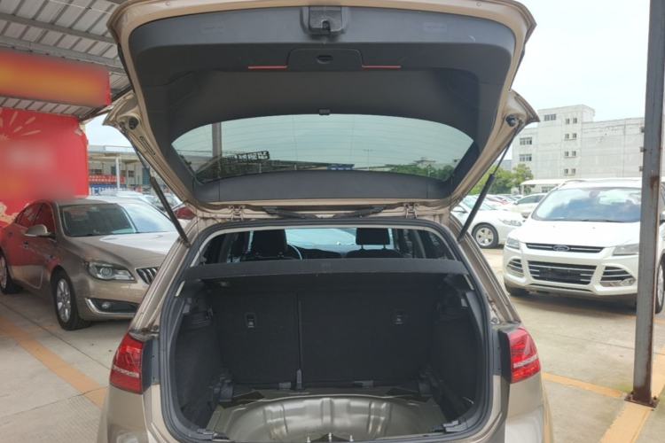 Used Volkswagen Golf 2014 1.4TSI Automatic Comfort Model Trunk