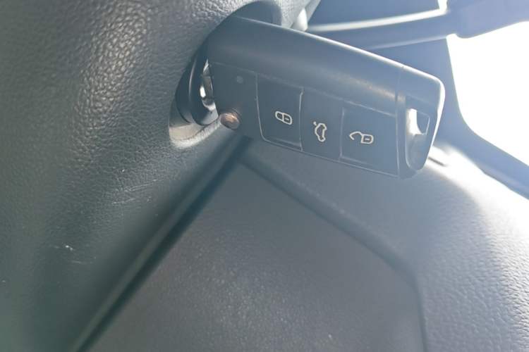 Used Volkswagen Golf 2014 1.4TSI Automatic Comfort Model Vehicle Key