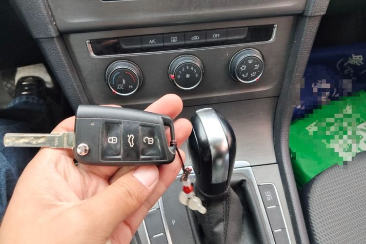Used Volkswagen Golf 2014 1.6L Automatic Comfort Model Vehicle Key