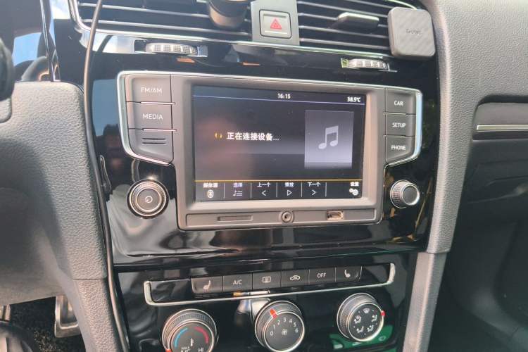 Used Volkswagen Golf 2015 1.4TSI Automatic R-Line Audio And AC Panel