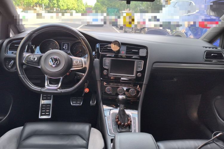 Used Volkswagen Golf 2015 1.4TSI Automatic R-Line Center Console