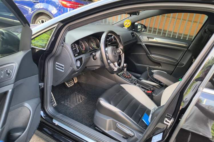 Used Volkswagen Golf 2015 1.4TSI Automatic R-Line Driver Seat