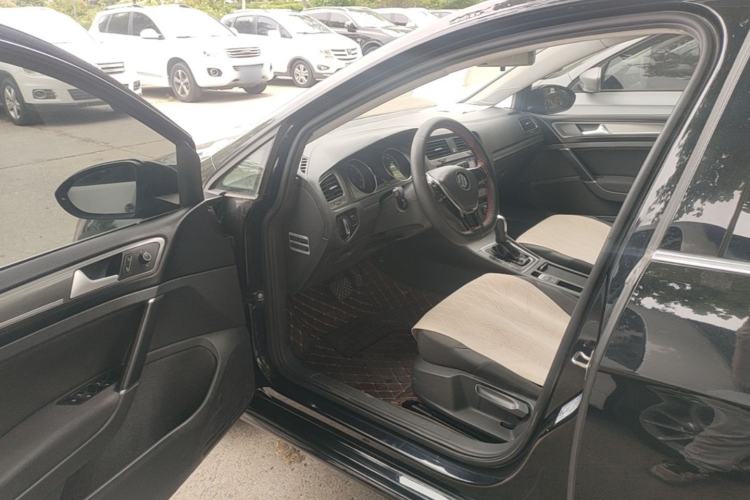 Used Volkswagen Golf 2015 1.6L Automatic Comfort Model Driver Seat