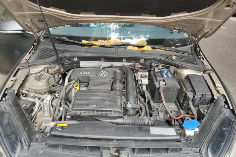 Used Volkswagen Golf 2015 1.4TSI Automatic Comfort Model Engine Bay