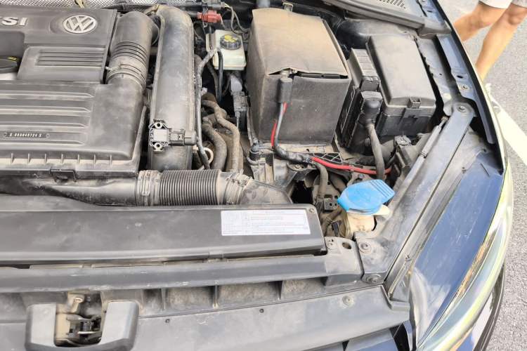 Used Volkswagen Golf 2015 1.4TSI Automatic R-Line Engine Bay Left
