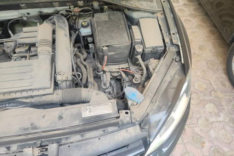 Used Volkswagen Golf 2015 1.4TSI Comfort Travel Edition Engine Bay Left