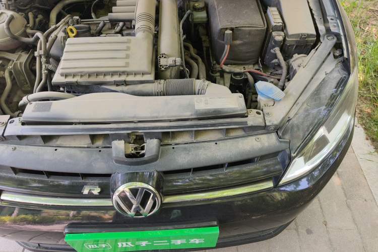 Used Volkswagen Golf 2015 1.4TSI Comfort Travel Edition Engine Bay Left