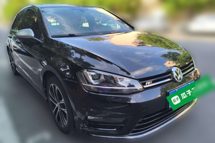 Used Volkswagen Golf 2015 1.4TSI Automatic R-Line Front Right 45 Deg