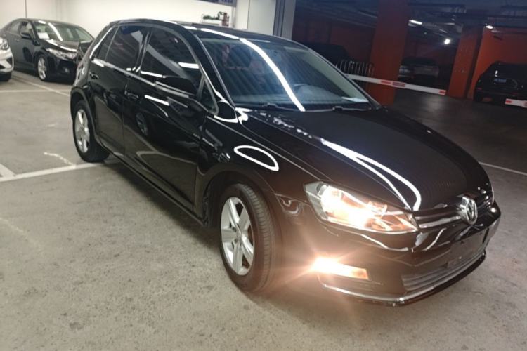 Used Volkswagen Golf 2015 1.6L Automatic Comfort Model Front Right 45 Deg
