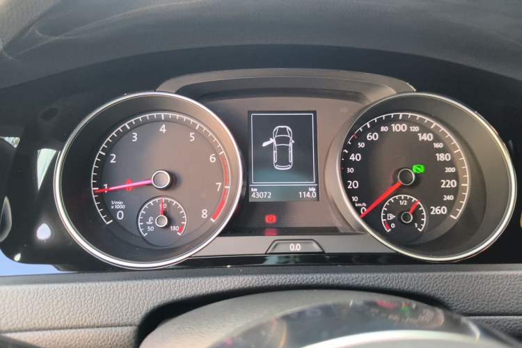 Used Volkswagen Golf 2015 1.4TSI Automatic R-Line Instrument Cluster