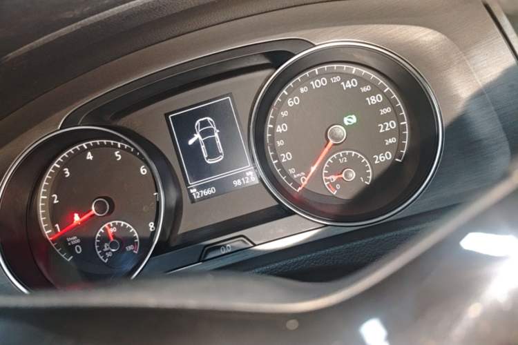 Used Volkswagen Golf 2015 1.6L Automatic Comfort Model Instrument Cluster