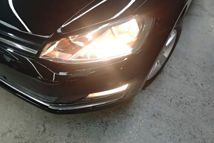 Used Volkswagen Golf 2015 1.6L Automatic Comfort Model Left Front Headlight