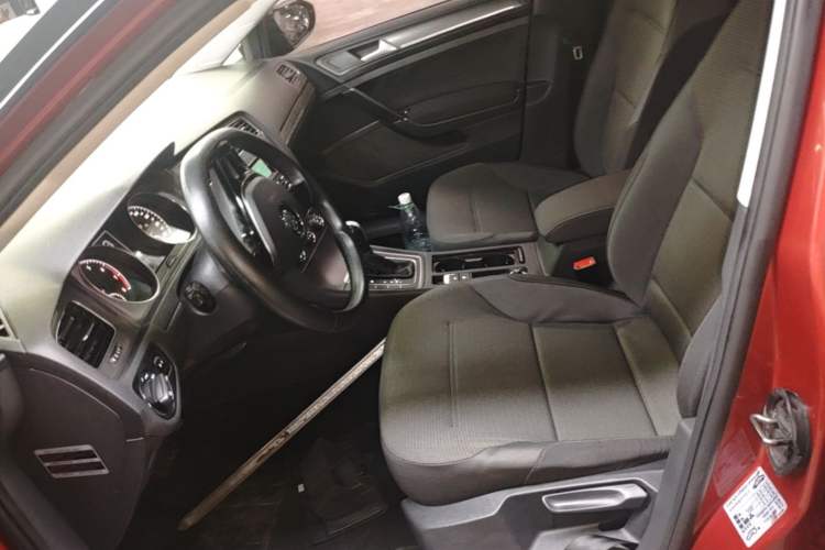 Used Volkswagen Golf 2015 1.6L Automatic Comfort Model Left Front Seat