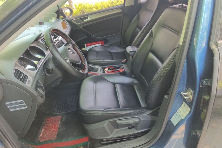 Used Volkswagen Golf 2015 1.4TSI Comfort Travel Edition Left Front Seat