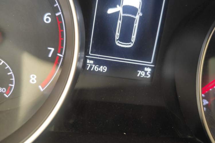 Used Volkswagen Golf 2015 1.4TSI Comfort Travel Edition Odometer Close Up