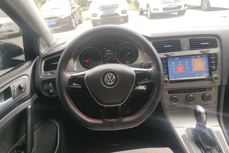 Used Volkswagen Golf 2015 1.6L Automatic Comfort Model Steering Wheel