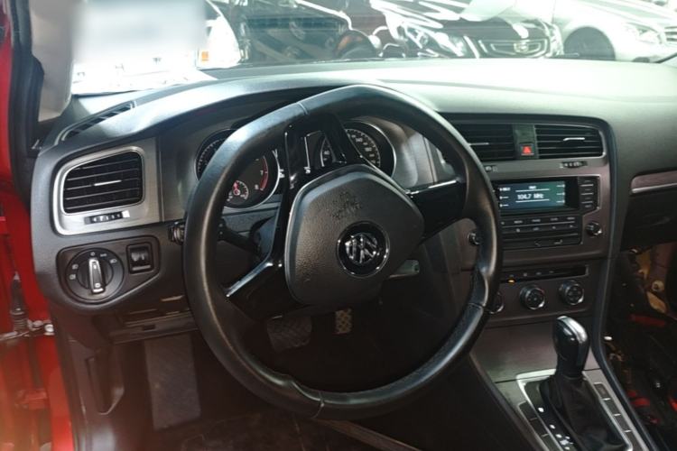 Used Volkswagen Golf 2015 1.6L Automatic Comfort Model Steering Wheel