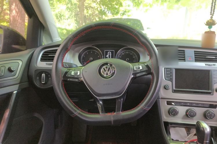 Used Volkswagen Golf 2015 1.4TSI Comfort Travel Edition Steering Wheel