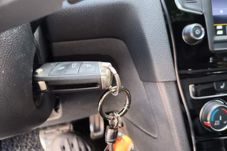 Used Volkswagen Golf 2015 1.4TSI Automatic R-Line Vehicle Key