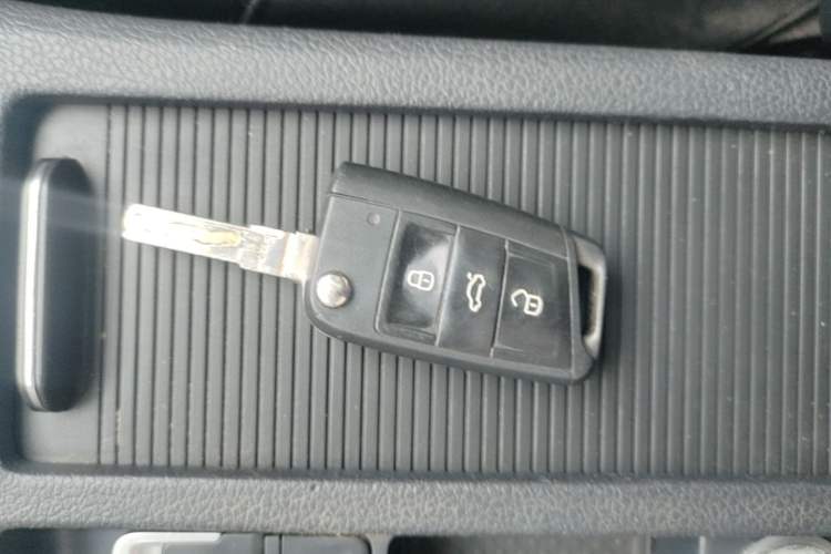 Used Volkswagen Golf 2015 1.6L Automatic Comfort Model Vehicle Key