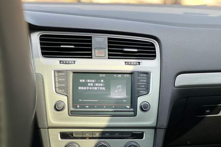 Used Volkswagen Golf 2015 1.4TSI Comfort Travel Edition Audio And AC Panel