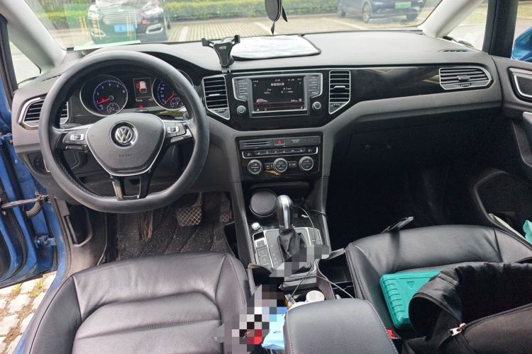 Used Volkswagen Golf 2015 1.4TSI Sportsvan Center Console
