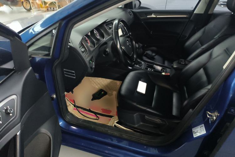 Used Volkswagen Golf 2015 1.4TSI Automatic Comfort Model Driver Seat