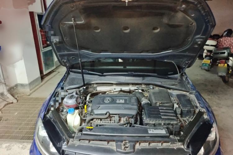 Used Volkswagen Golf 2015 2.0 TSI R Engine Bay