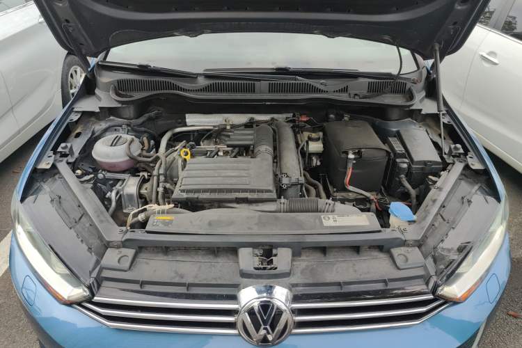Used Volkswagen Golf 2015 1.4TSI Sportsvan Engine Bay