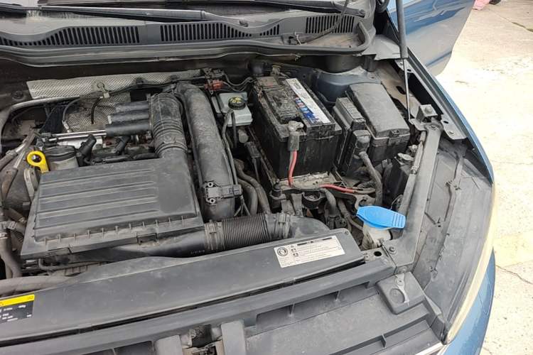Used Volkswagen Golf 2015 1.4TSI Sportsvan Engine Bay Left