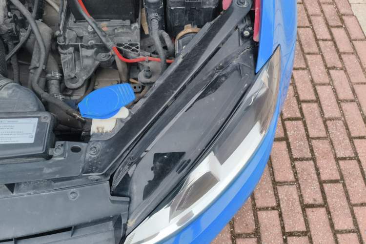 Used Volkswagen Golf 2015 1.6L Automatic Comfort Model Engine Bay Left
