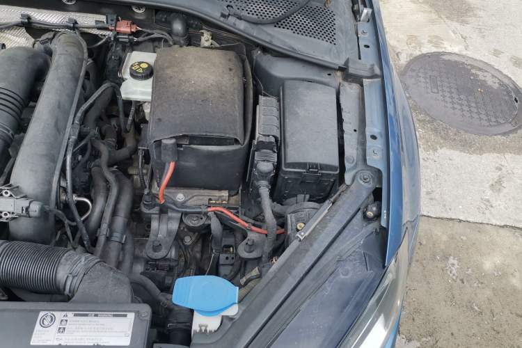Used Volkswagen Golf 2015 1.4TSI Comfort Travel Edition Engine Bay Left
