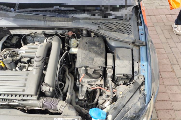 Used Volkswagen Golf 2015 1.4TSI Comfort Travel Edition Engine Bay Left