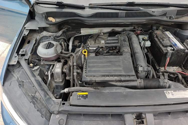 Used Volkswagen Golf 2015 1.4TSI Sportsvan Engine Bay Right