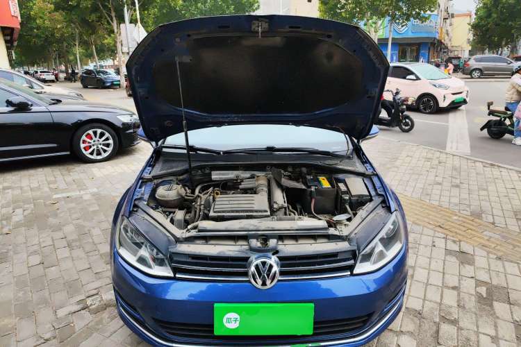 Used Volkswagen Golf 2015 1.4TSI Automatic Comfort Model Engine Bay