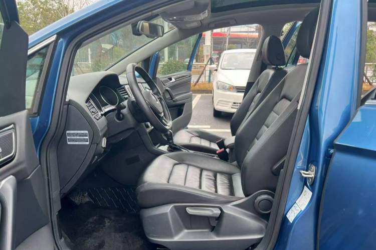 Used Volkswagen Golf 2015 1.4TSI Sportsvan Exterior 3