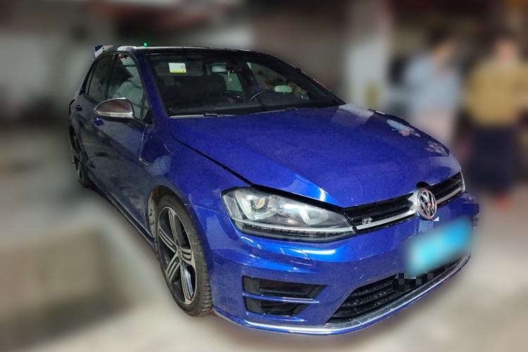 Used Volkswagen Golf 2015 2.0 TSI R Front Right 45 Deg
