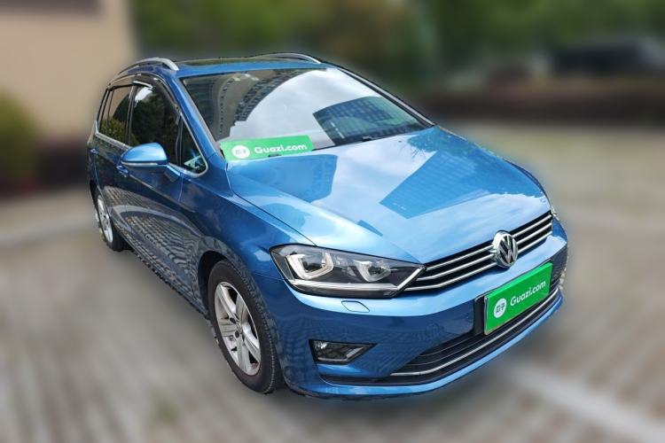 Used Volkswagen Golf 2015 1.4TSI Sportsvan Front Right 45 Deg