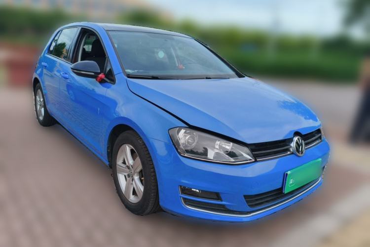 Used Volkswagen Golf 2015 1.6L Automatic Comfort Model Front Right 45 Deg