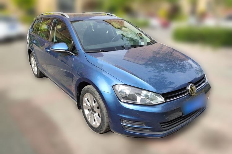 Used Volkswagen Golf 2015 1.4TSI Comfort Travel Edition Front Right 45 Deg