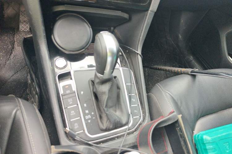 Used Volkswagen Golf 2015 1.4TSI Sportsvan Gear Lever