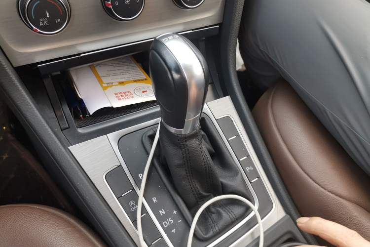 Used Volkswagen Golf 2015 1.4TSI Comfort Travel Edition Gear Lever